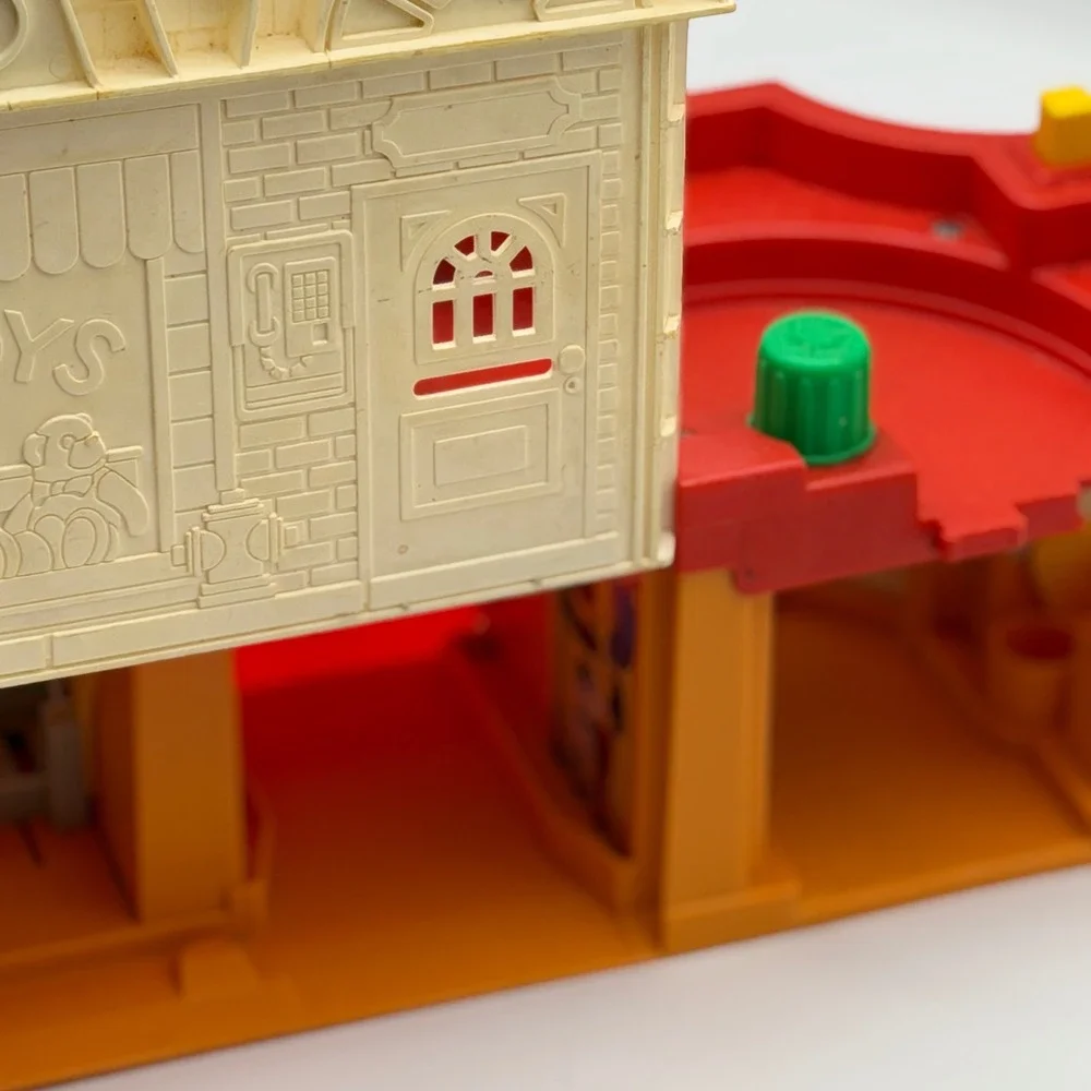 Vintage‎ 1986 Fisher-Price Main Street Playset 2500 Town Fire House Market Toy